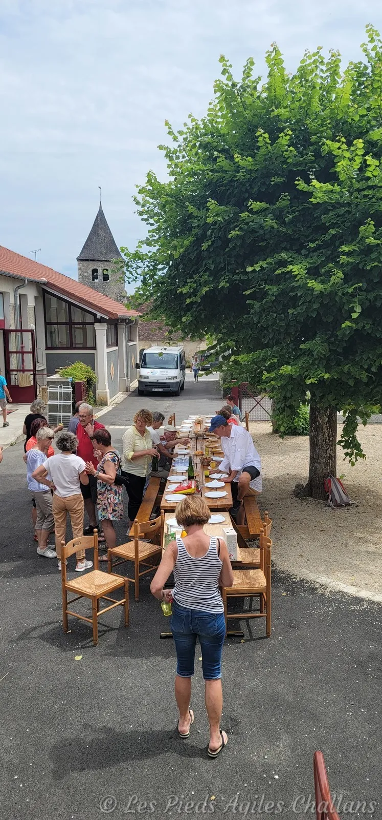 De retour pour le dernier repas à l'école